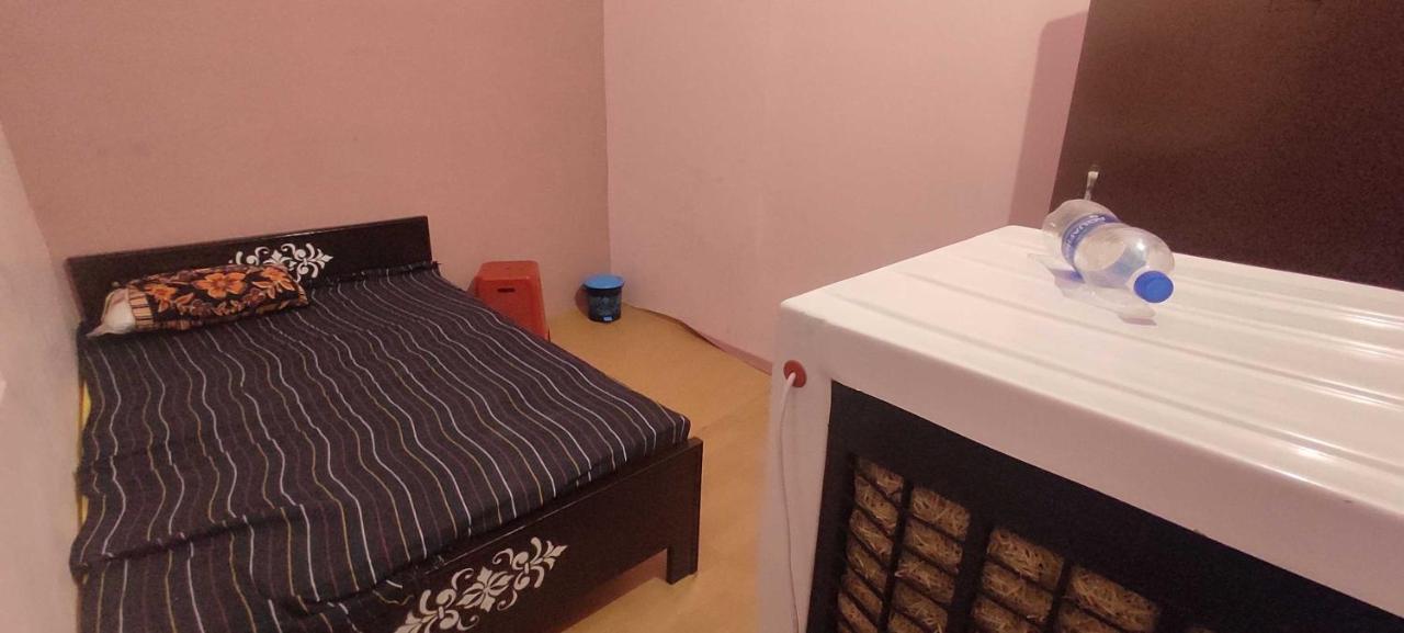 Oyo 81087 Hotel Relax Inn Hathras Экстерьер фото