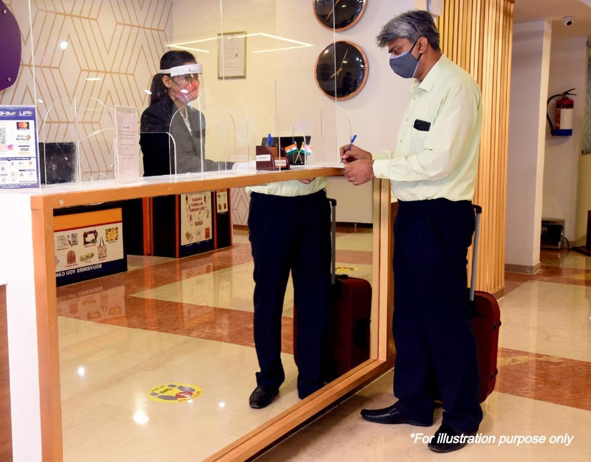 Oyo 81087 Hotel Relax Inn Hathras Экстерьер фото